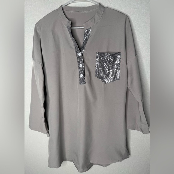 Chic Gray Blouse with Sequin Accent - Size Medium- NWOT - Picture 1 of 7